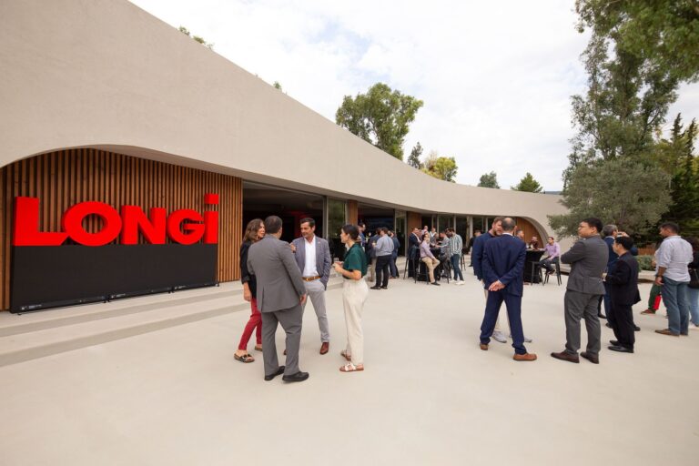 Shining Bright in Athens: The Resounding Success of LONGi Customer Event